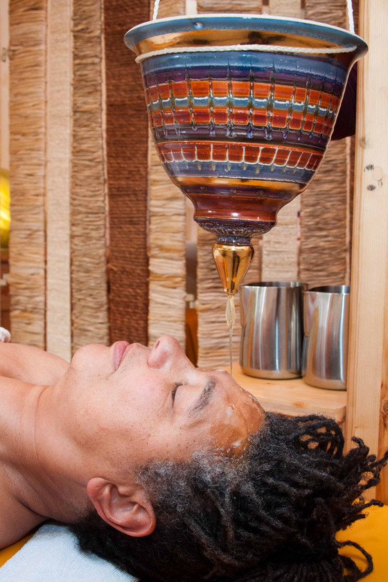 Stirnölguss - Ayurveda - Gutschein - Naturheilkunde - Immanuel Krankenhaus Berlin Stirnölguss - Ayurveda - Gutschein - Naturheilkunde - Immanuel Krankenhaus Berlin