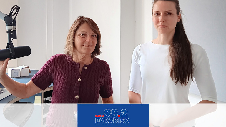 Moderatorin Julia Nogli mit Priv.-Doz. Dr. Claudia Römer (rechts) im Studio bei Radio Paradiso Moderatorin Julia Nogli mit Priv.-Doz. Dr. Claudia Römer (rechts) im Studio bei Radio Paradiso